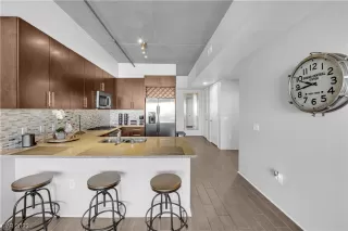 Photo #4: 2503392 Listing