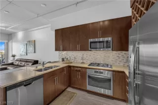 Photo #5: 2503392 Listing