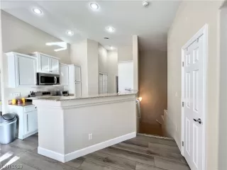 Photo #5: 2503421 Listing 