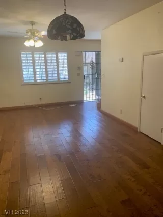 Photo #3: 2503422 Listing