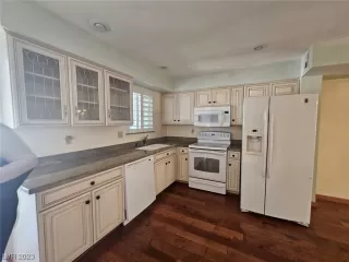 Photo #4: 2503422 Listing