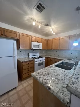 Photo #2: 2503433 Listing 