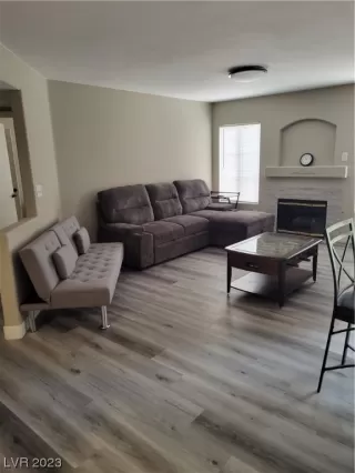 Photo #5: 2503438 Listing 