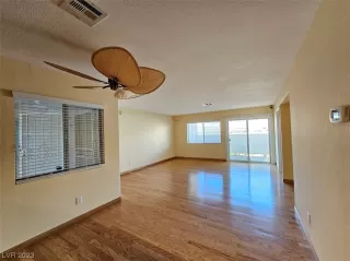 Photo #1: 2503489 Listing