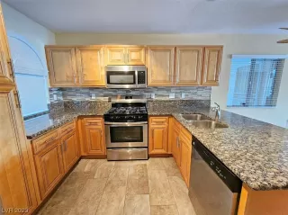 Photo #4: 2503489 Listing