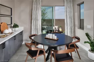 Photo #5: 2503517 Listing