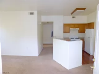 Photo #2: 2503549 Listing 