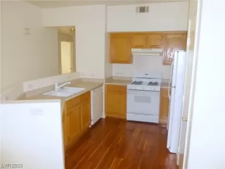 Photo #4: 2503549 Listing 