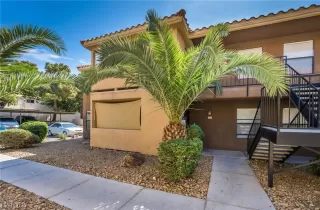 Photo #2: 2503572 Listing