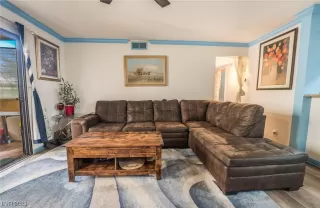 Photo #5: 2503572 Listing