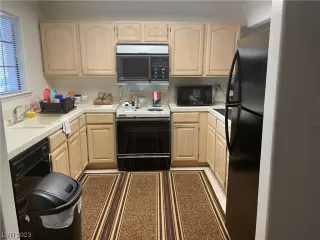 Photo #2: 2503573 Listing