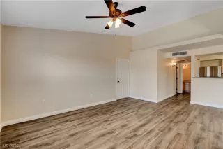 Photo #2: 2503584 Listing