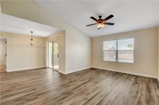 Photo #4: 2503584 Listing