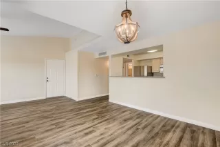 Photo #6: 2503584 Listing