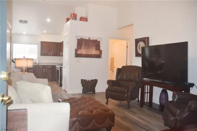 MLS: 2503614 Condo For Sale