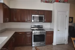 Photo #5: 2503614 Listing