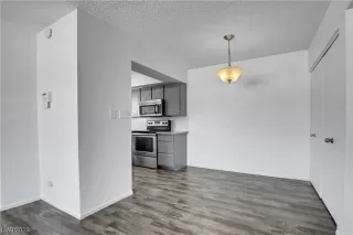 Photo #5: 2503631 Listing