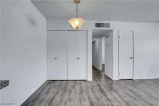 Photo #6: 2503631 Listing