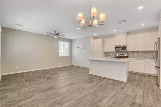 Photo #6: 2503657 Listing