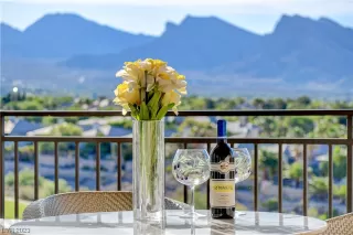 Photo #2: 2503683 Listing