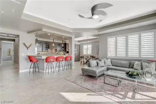 Photo #4: 2503683 Listing