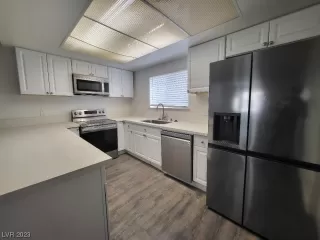 Photo #2: 2503705 Listing 