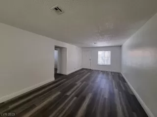 Photo #3: 2503705 Listing 