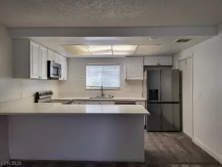 Photo #5: 2503705 Listing 