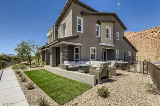 Photo #2: 2503723 Listing 