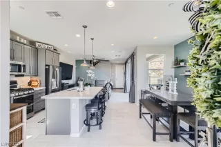 Photo #3: 2503723 Listing 