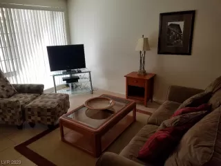 Photo #5: 2503724 Listing 