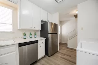 Photo #5: 2503736 Listing