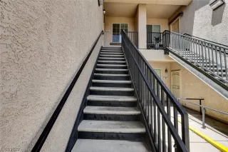 Photo #2: 2503757 Listing 