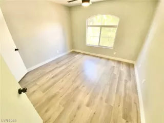 Photo #5: 2503762 Listing 