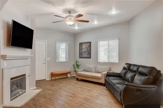 Photo #4: 2503766 Listing