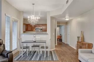 Photo #6: 2503766 Listing