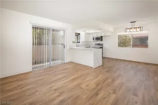 Photo #5: 2503793 Listing