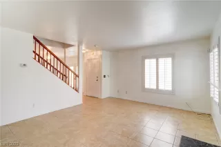 Photo #2: 2503807 Listing 