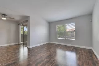 Photo #5: 2503808 Listing