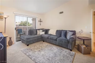 Photo #5: 2503825 Listing 