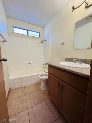 Photo #4: 2503870 Listing