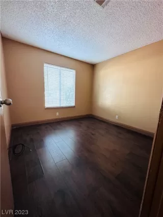 Photo #6: 2503870 Listing