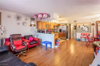 Photo #2: 2503876 Listing