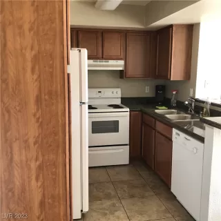 Photo #5: 2503884 Listing 