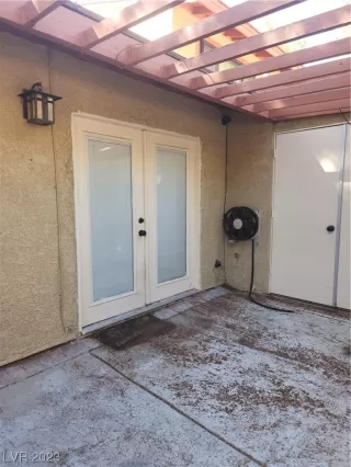 Photo #5: 2503891 Listing 