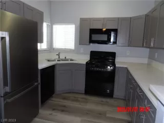 Photo #5: 2503898 Listing 