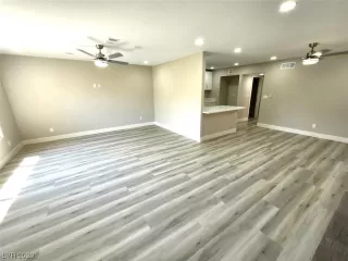 Photo #2: 2503907 Listing