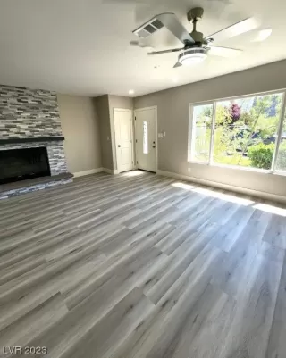 Photo #4: 2503907 Listing