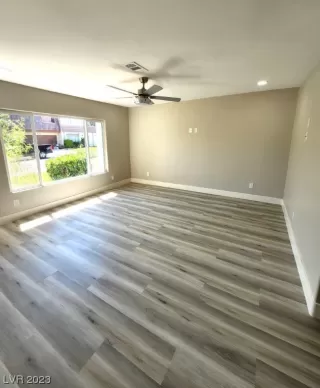 Photo #5: 2503907 Listing