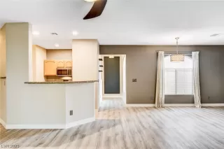 Photo #4: 2503911 Listing 